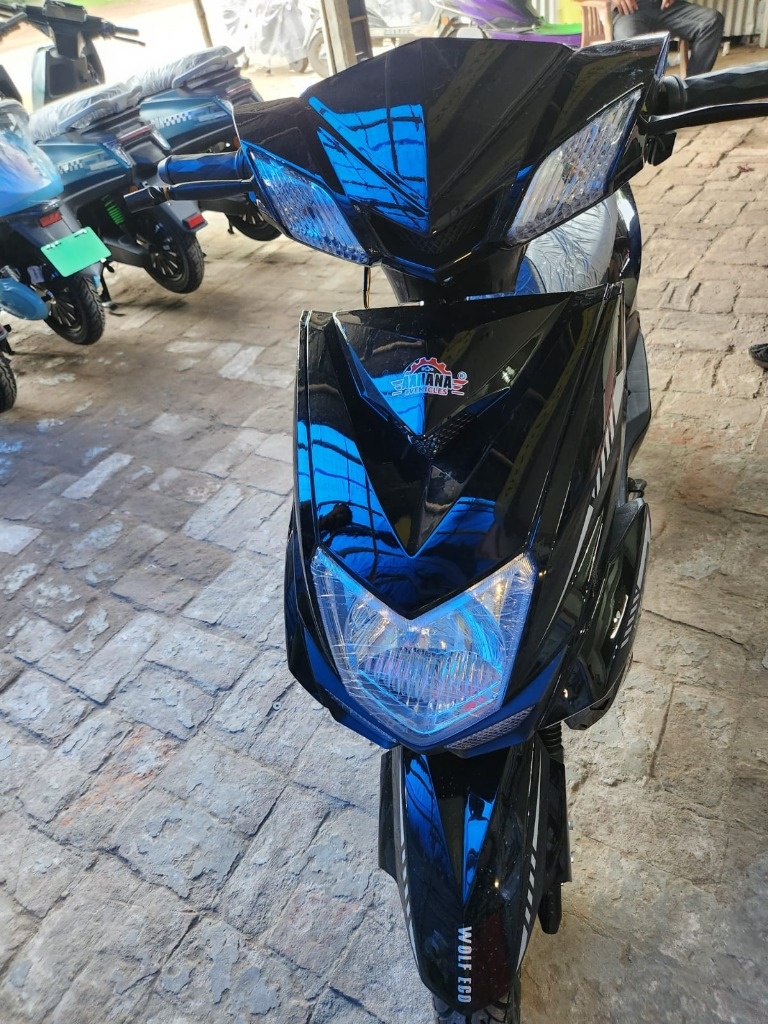 VOLNEX Single Light Electric Scooter